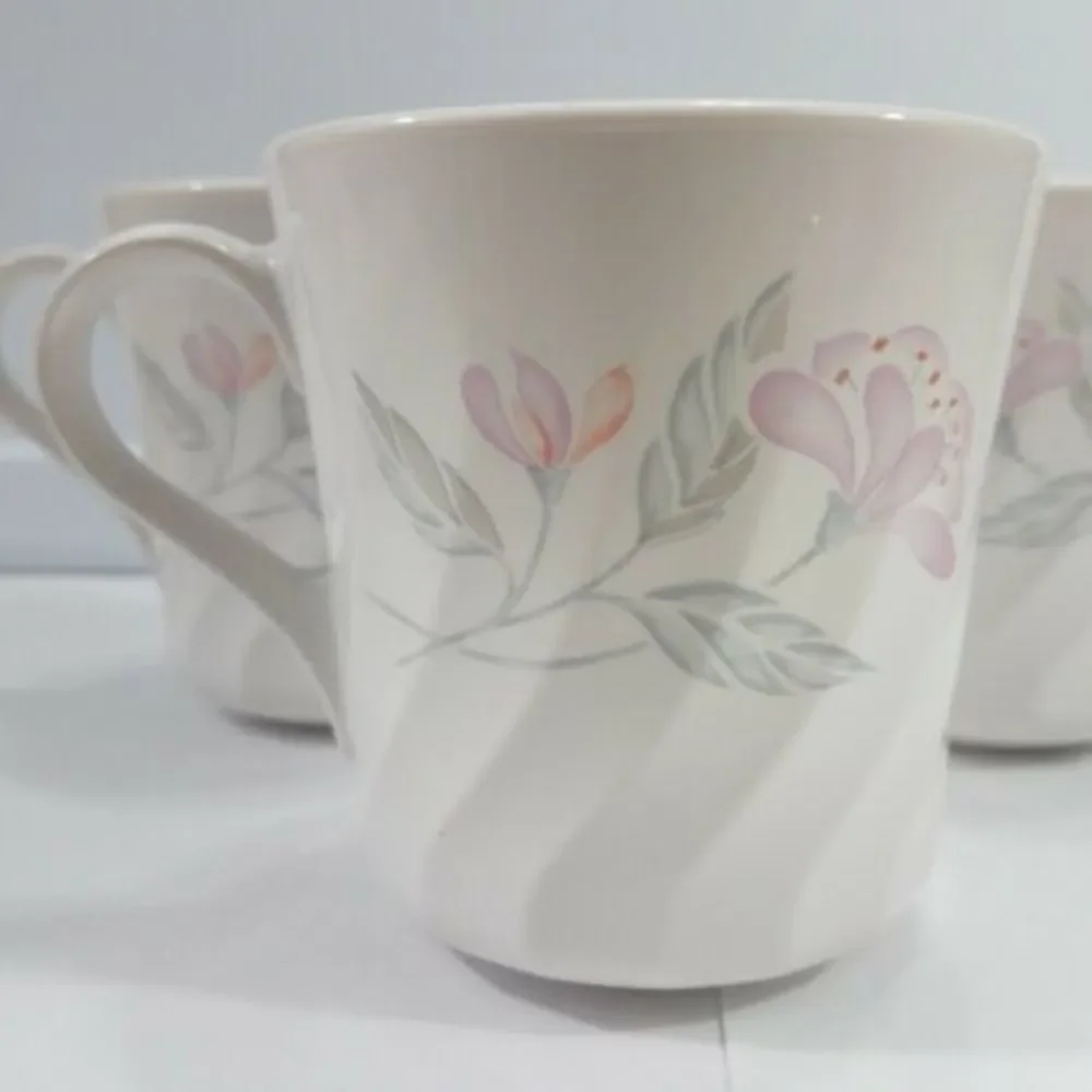 Corning Ware Mugs Coffee Tea Cups Made In USA Set Of 3 EUC Excellent Used Condit